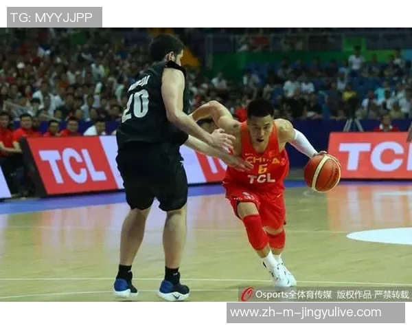 男篮蓝队迎战新西兰全力争胜展现团队实力与竞技精神